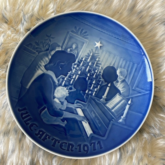 Bing & Grondahl Christmas At Home 1971 Porcelain Plate Denmark Jul i hjemmet - Picture 5 of 5